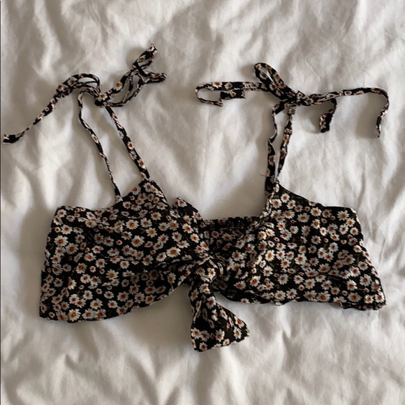 Tops - NWOT Crop top self tie front